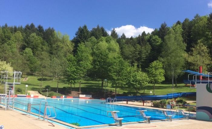 Schwimmbecken Schwimmbecken