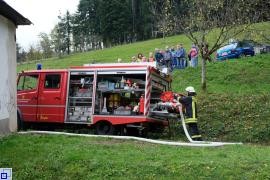 Das Geschehen am Feuerwehrauto der Abteilung Prinzbach verfolgten zahlreiche Schaulustige mit großem Interesse.